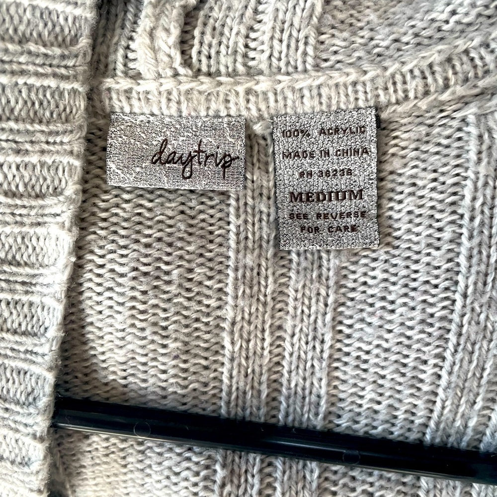 Daytrip size medium gray zip cardigan sweater with hood